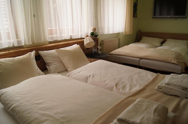 Krone Das Hotel Tauberrettersheim Стая снимка