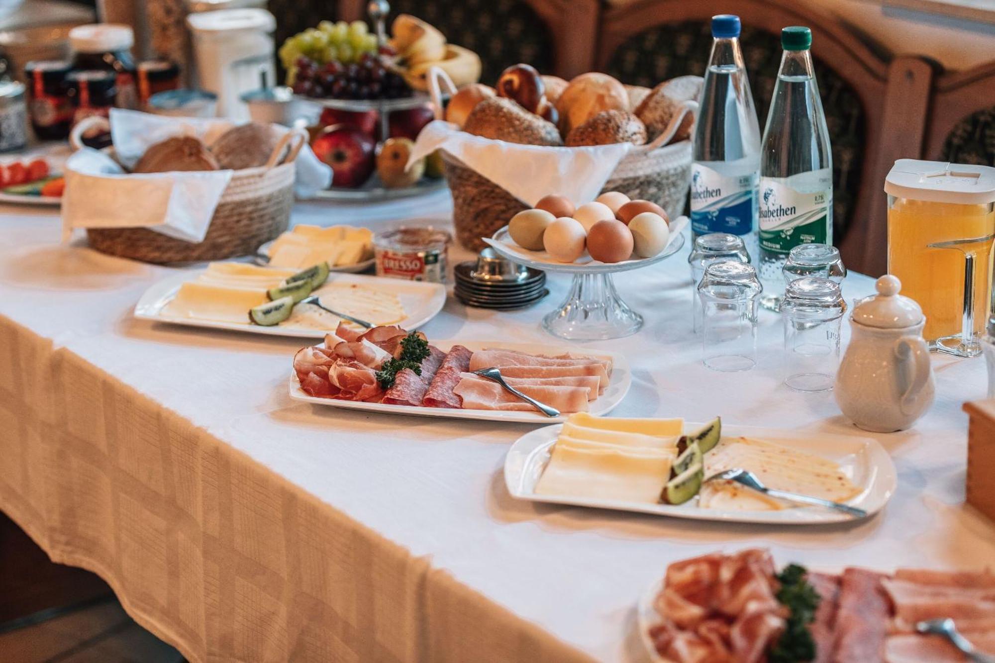 Krone Das Hotel Tauberrettersheim Екстериор снимка